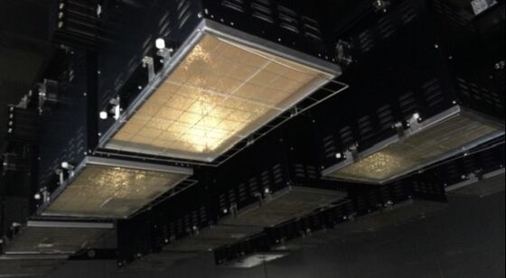 হট স্পট এন্ডুরেন্স টেস্টিং চেম্বার / বিবিএ স্টেডি সান সিমুলেটর প্রাকৃতিক আলো ফটোভোলটাইক মডিউল পিভি এজিং টেস্টার মেশিন সরঞ্জাম